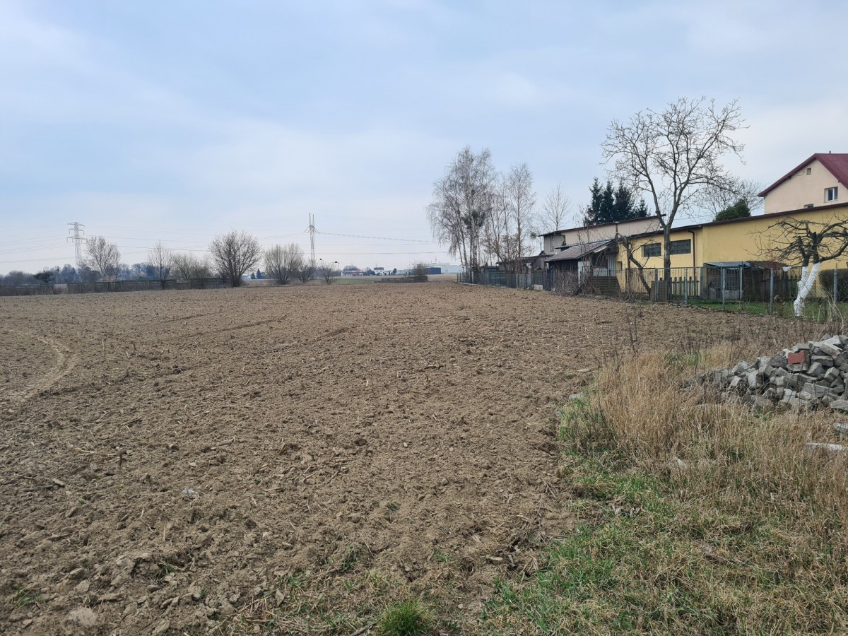 Działka na sprzedaż