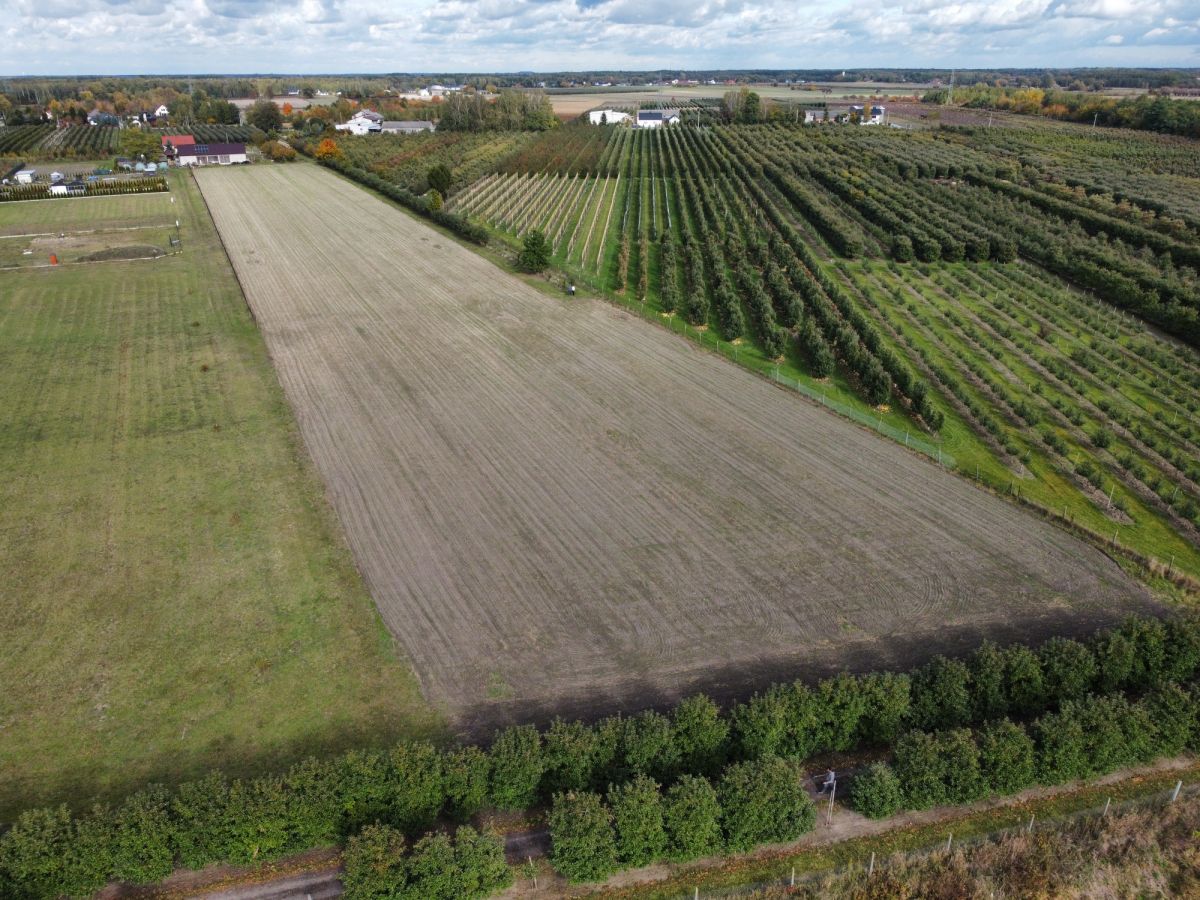 Działka na sprzedaż