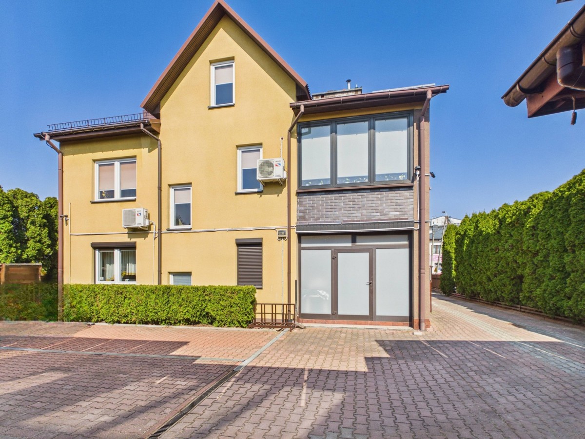 Komercyjny na sprzedaż