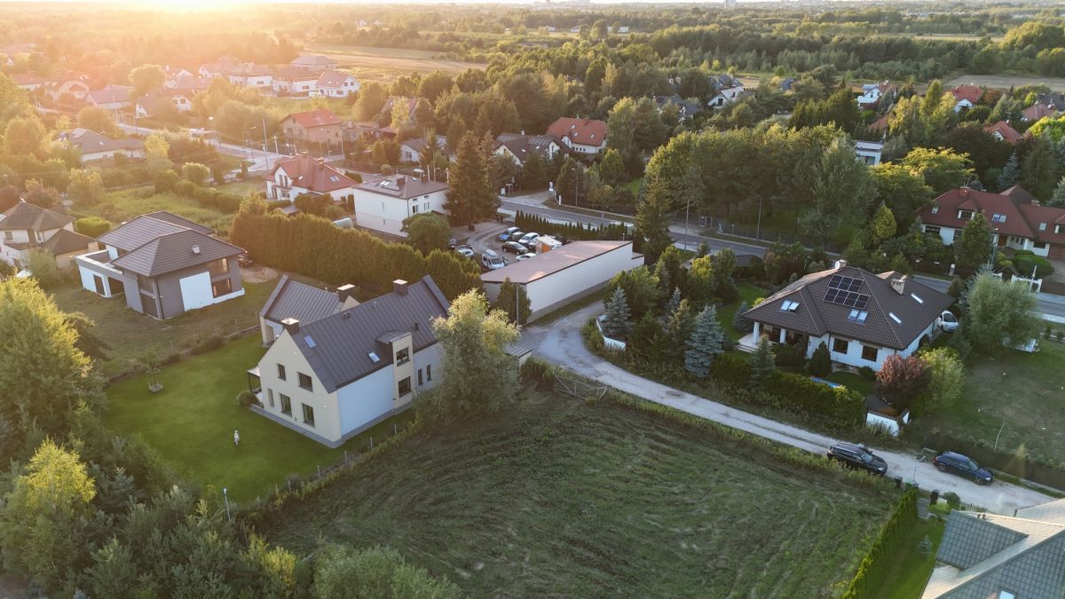 Działka na sprzedaż