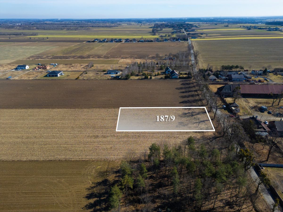 Działka na sprzedaż