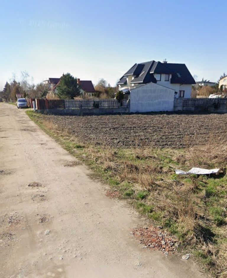 Działka na sprzedaż