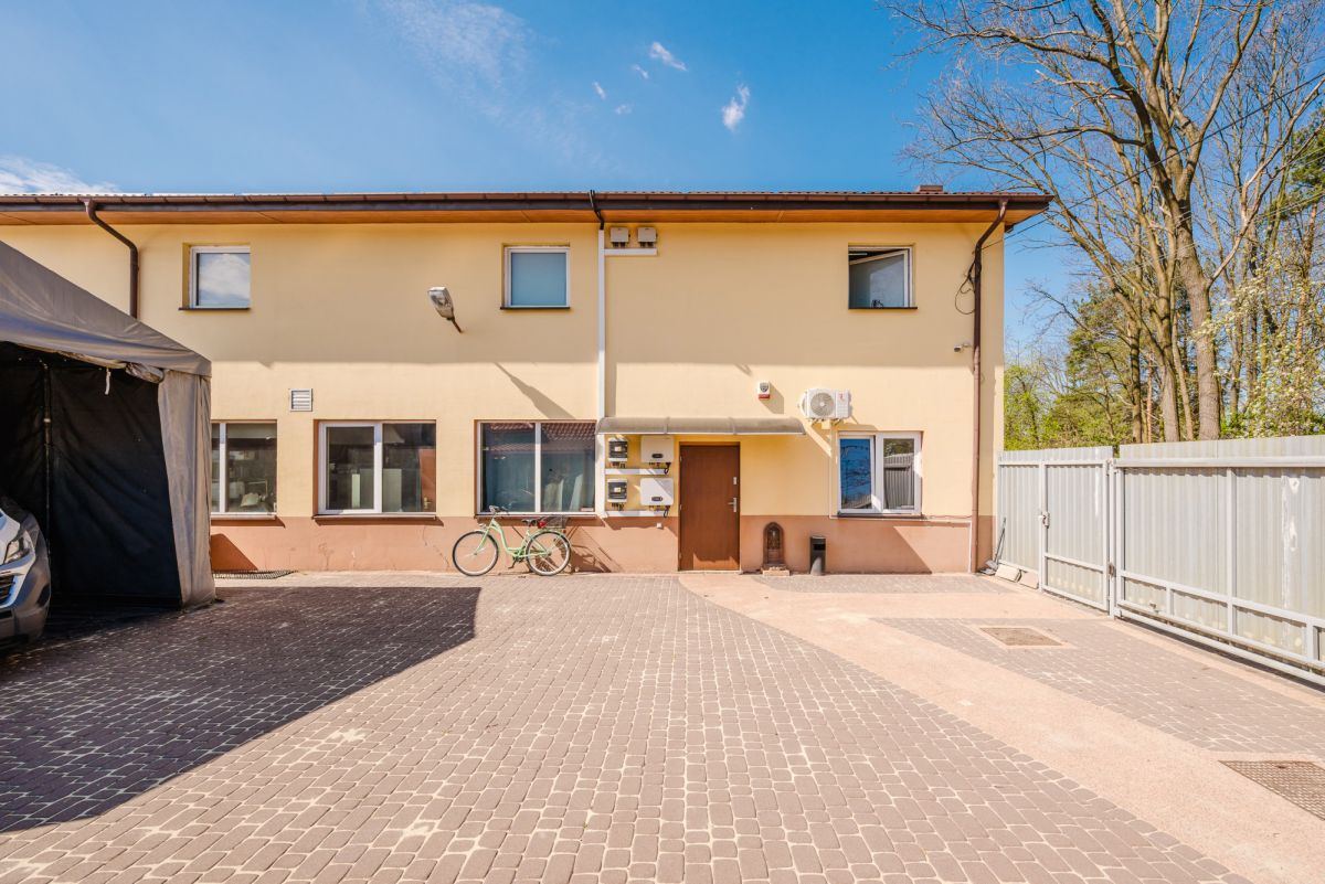 Komercyjny na sprzedaż