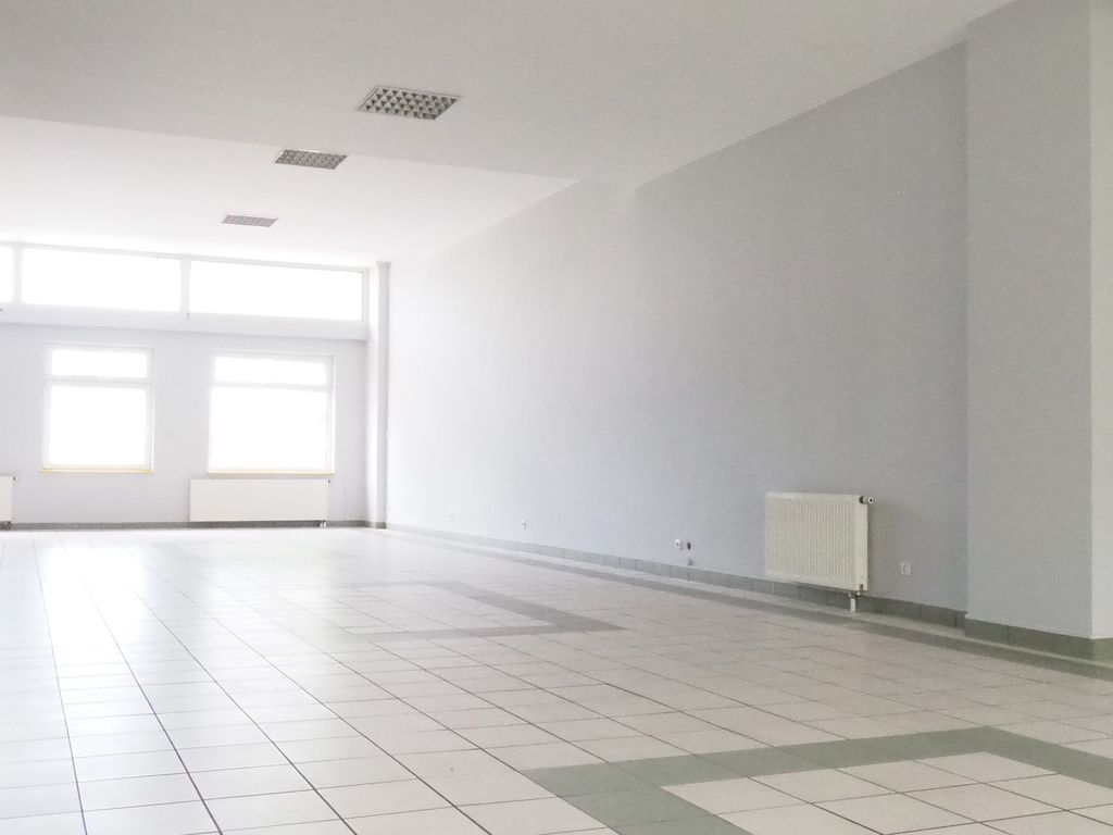Komercyjny na wynajem