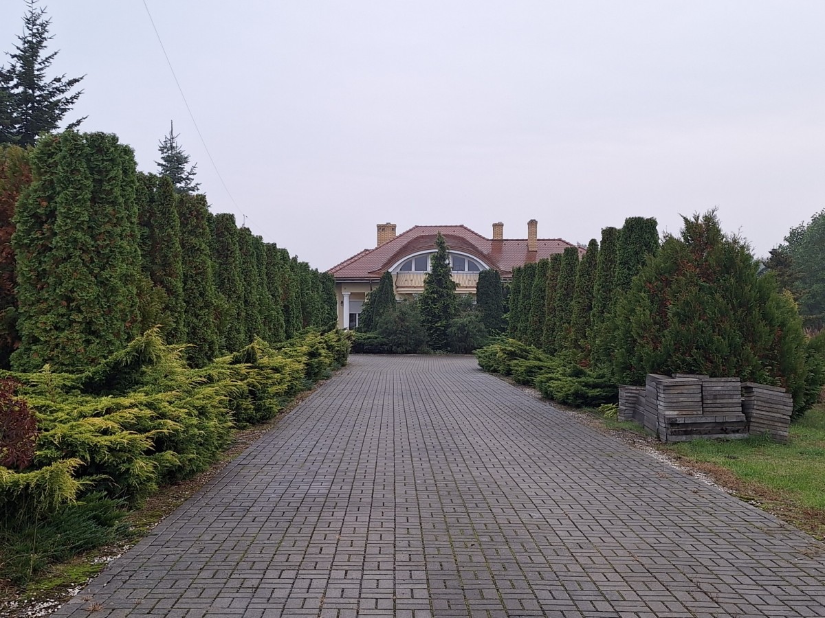 Dom na sprzedaż
