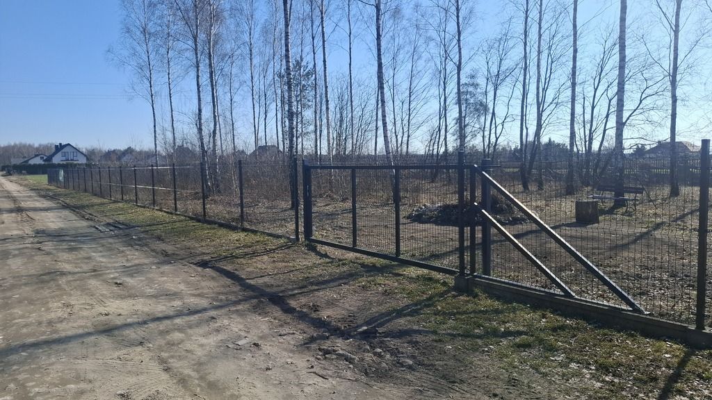 Działka na sprzedaż