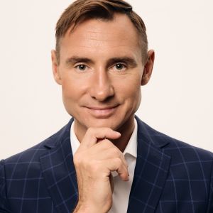  Maciej Sawicki