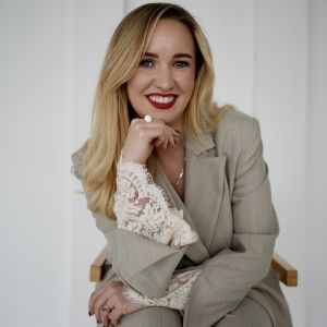 SANDRA SYNOWIEC